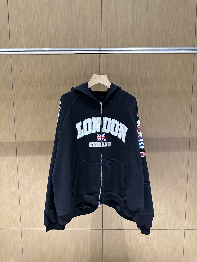 Streetwear Brands London - 25S هودي بسحاب مغسول بتصميم مفكك